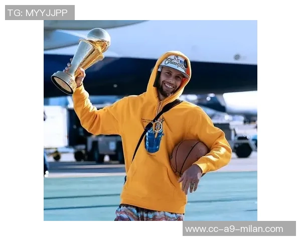 克莱汤普森生涯达成17000分里程碑临时总经理芬利亲自赠送比赛用球